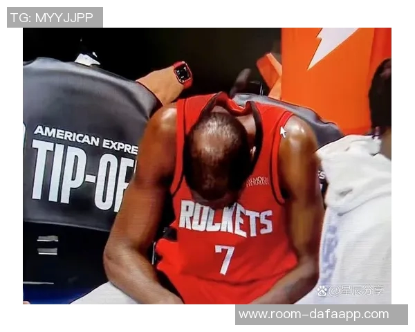 文班成为防守焦点火箭球员对他表现出色12投8中 文班成为防守焦点火箭球员对他表现出色12投8中